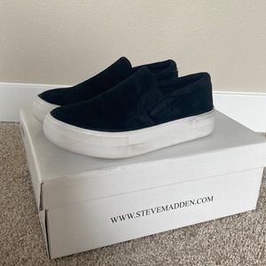Steve Madden Gills Platform Slip-on Sneaker black suede Size 5